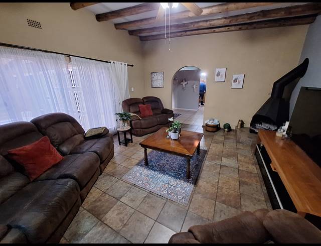 3 BEDROOM HOUSE FOR SALE IN VANDERBIJLPARK SE 7